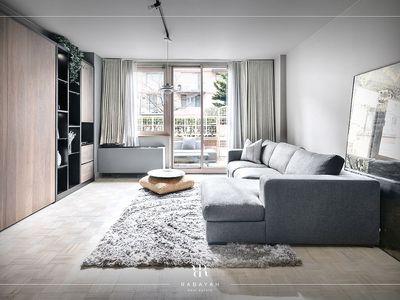 393 W 49th St APT 2OO, New York, NY, 10019