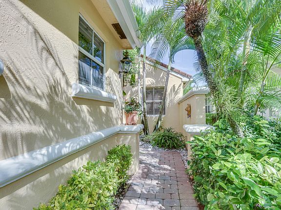 3rd image of 10759 Fairmont Village Dr