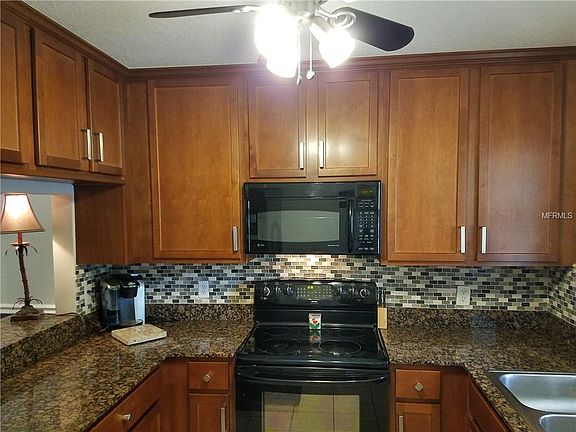 3rd image of 3868 Island Way St