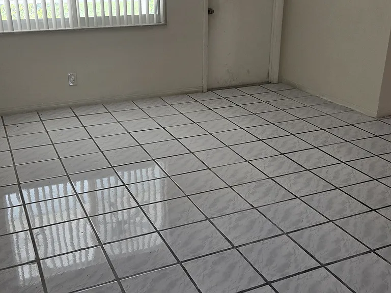 581 Blue Heron Dr #108B — Photo 3