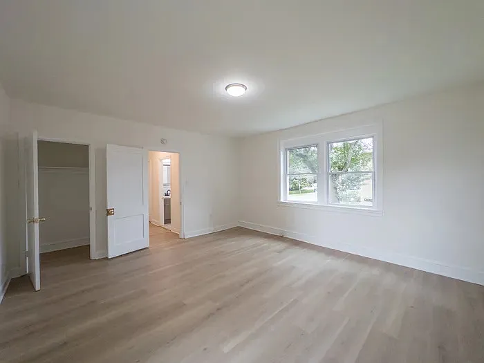 1505 N Elmwood Ave #5 — Photo 3