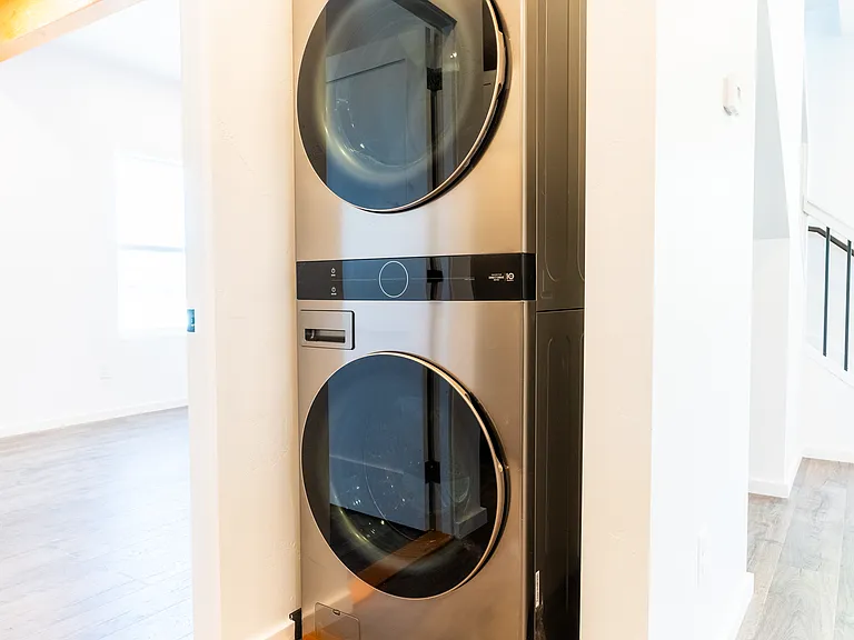155 N Maple St #1 — Photo 4