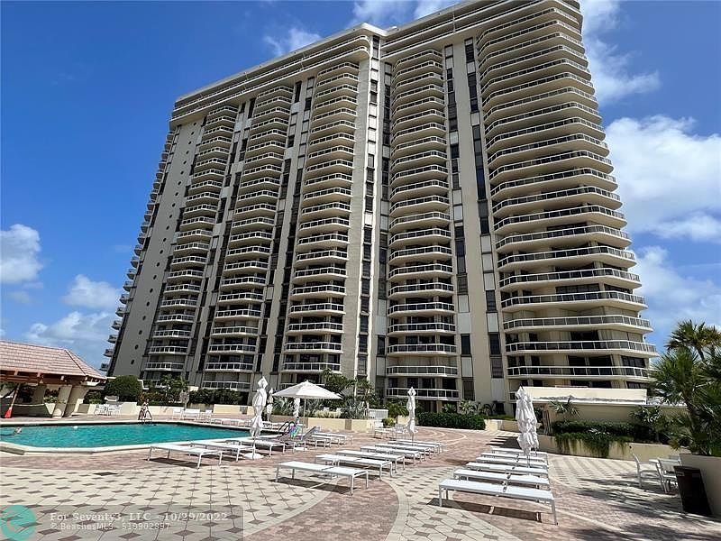1st image of 20191 E Country Club Dr APT 409