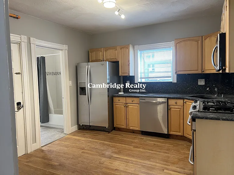 35 Cameron Ave #2T — Photo 1