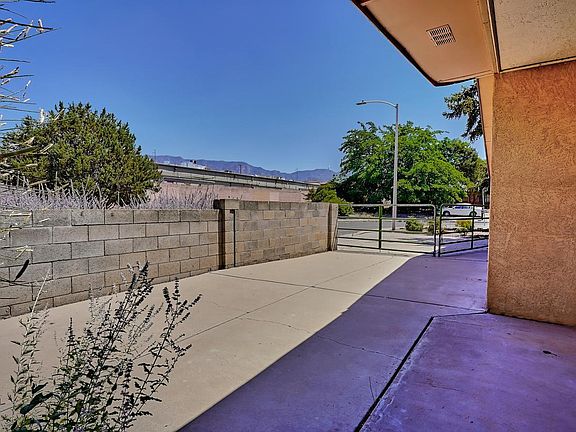 4th image of 4009 Pamela Pl NE