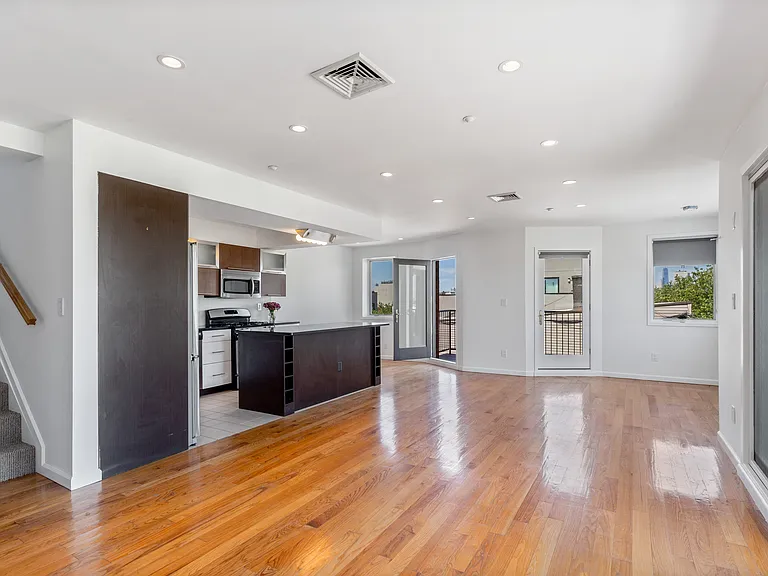 419 Humboldt St #PENTHOUSE — Photo 4