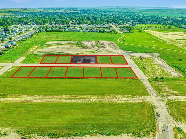 120 Dolan Dr, Bismarck, ND 58504