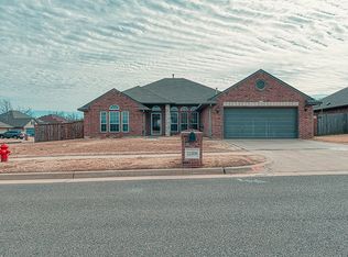 11208 NW 102nd St, Yukon, OK 73099