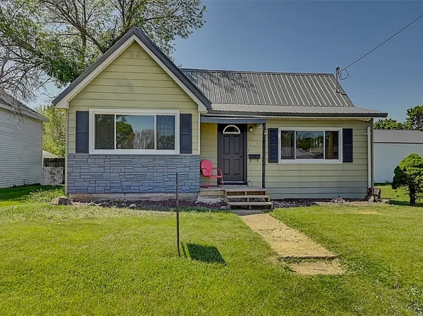 108 E Main St, Prairieburg, IA 52219