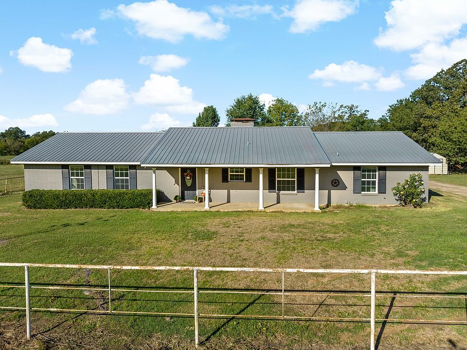 562 County Road 1460, Bogata, TX 75417 | Zillow