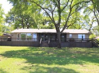 154 Enchanted Dr, Enchanted Oaks, TX 75156