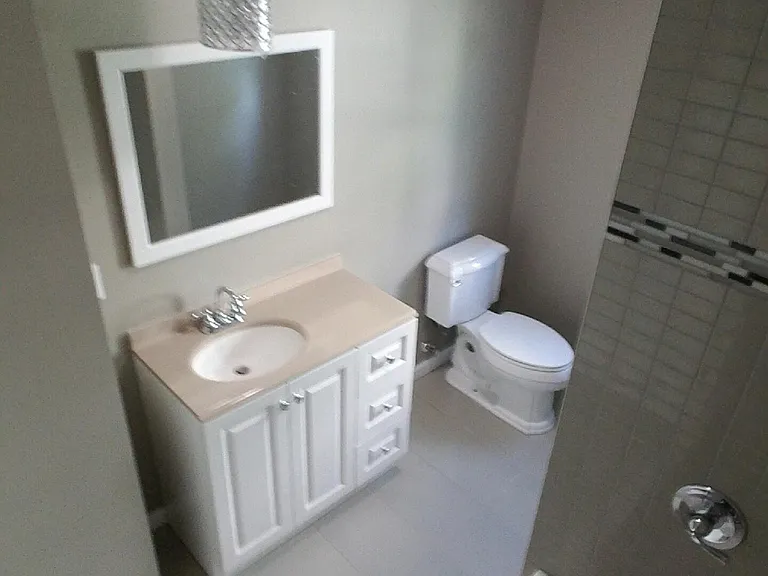 466 Burritt Ave — Photo 3