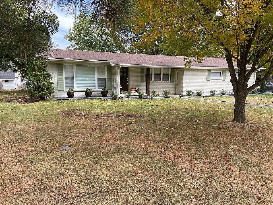 1st image of 816 Poplar Dr
