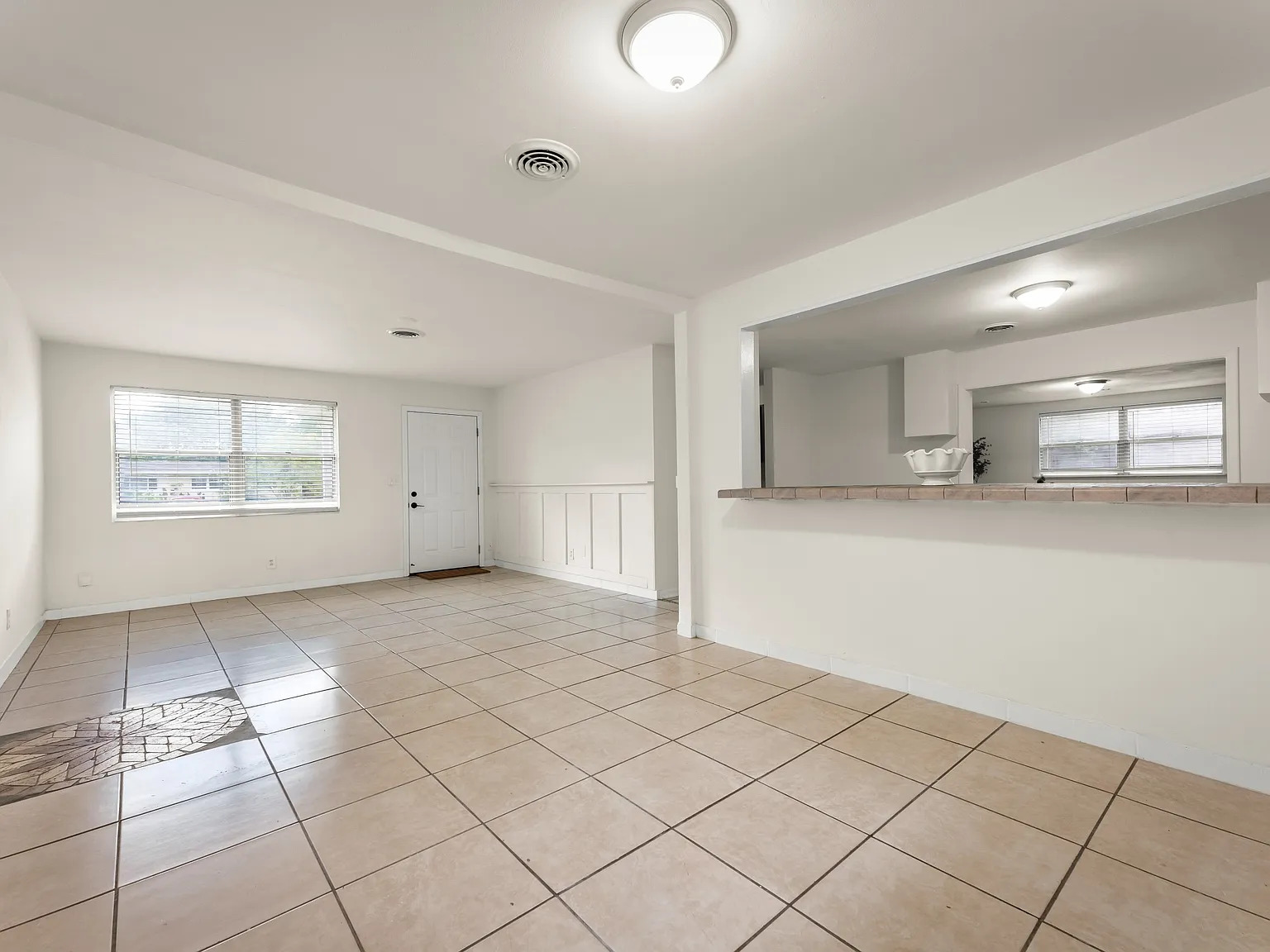 6750 Snow White Dr — Photo 4