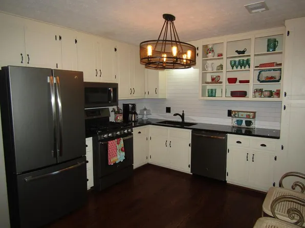 605 Sandhill Shady Grove Rd, Carrollton, GA 30116