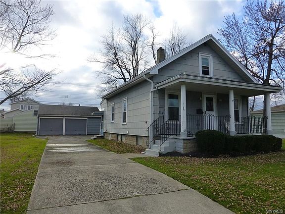 2nd image of 30 Chaplin Dr