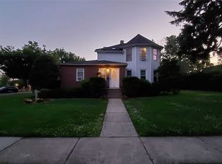 11 S Fulton St, Westbury, NY 11590