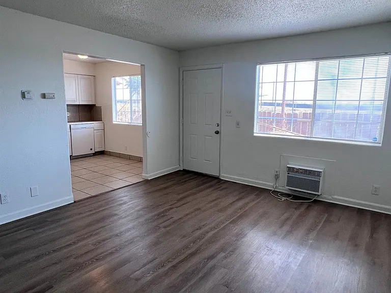 4795 E Ashlan Ave #101 — Photo 4