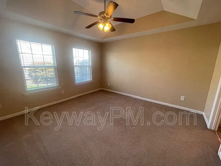 208 Satomi Way — Photo 9