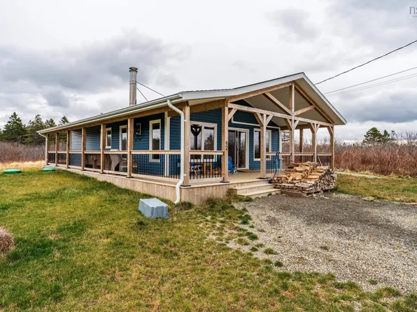 42 Beechers Ln E, Ferry, NS B0V 1E0