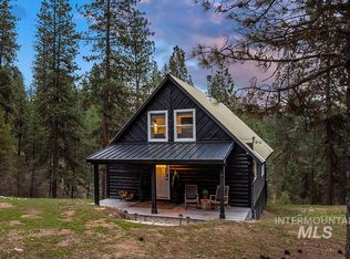9 Upper Fitchs Point Rd, Garden Valley, ID 83622