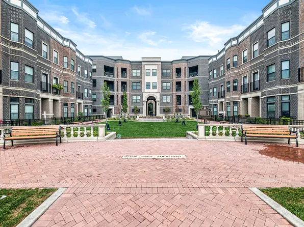 932 Veterans Way, Carmel, IN 46032