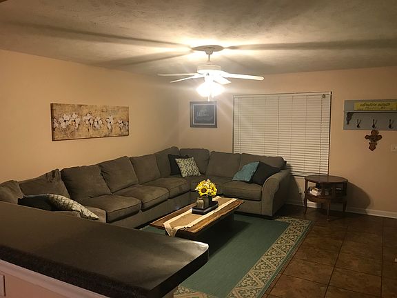 2nd image of 2503 Comanche Way