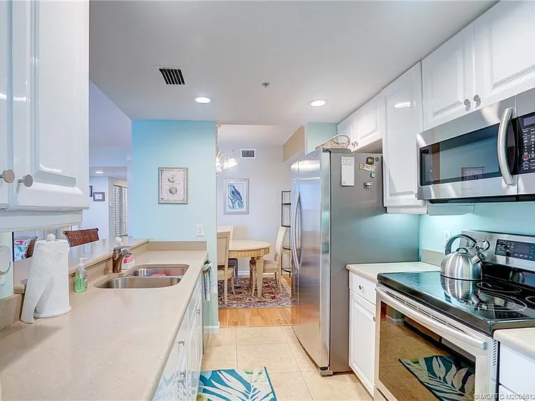 5750 NE Island Cove Way #3203 — Photo 35