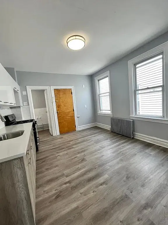 2 bed, $1,998 — Photo 2