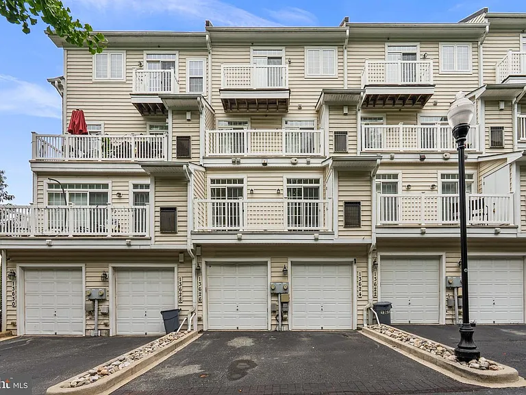 13624 Dover Cliffs Pl — Photo 26
