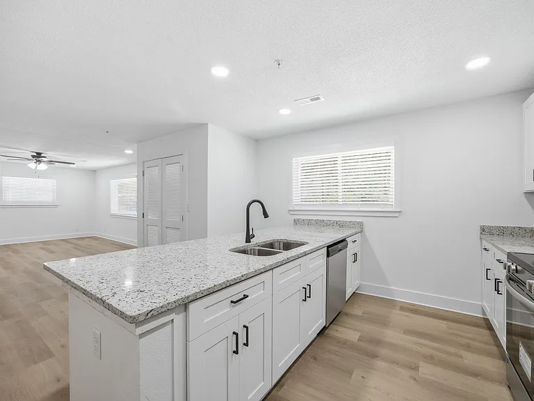 2903 15th Ave #203 — Photo 12