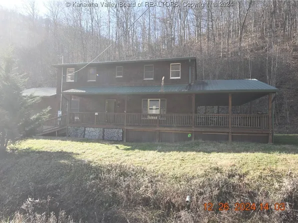 1867 Branch Rd, Belle, WV 25015