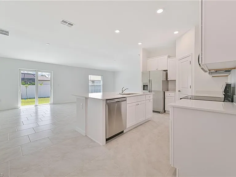 2901 SW 18th Pl — Photo 18