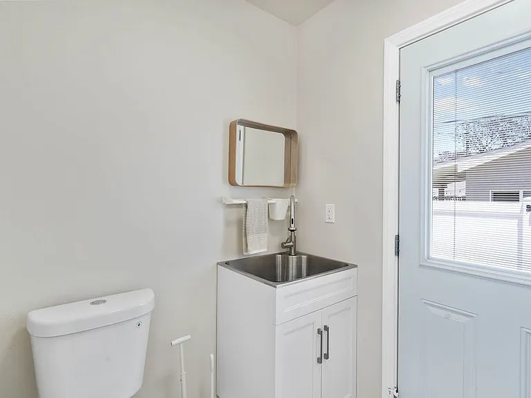 2066 Baltic Ave — Photo 26