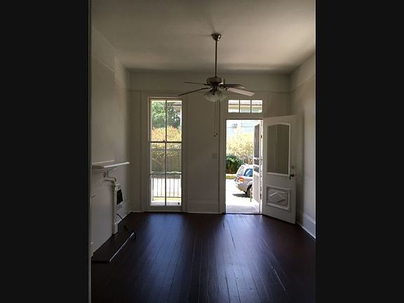 2nd image of 1910 Dublin St