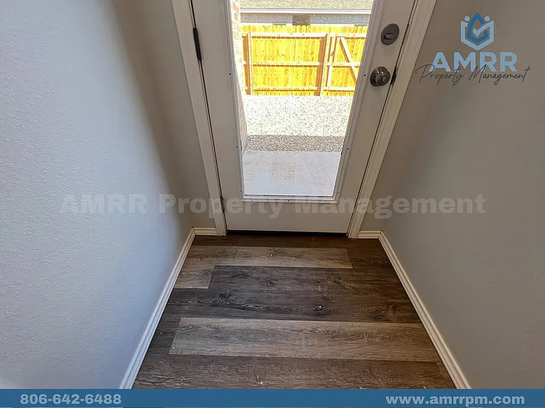 5609 Jarvis St — Photo 10