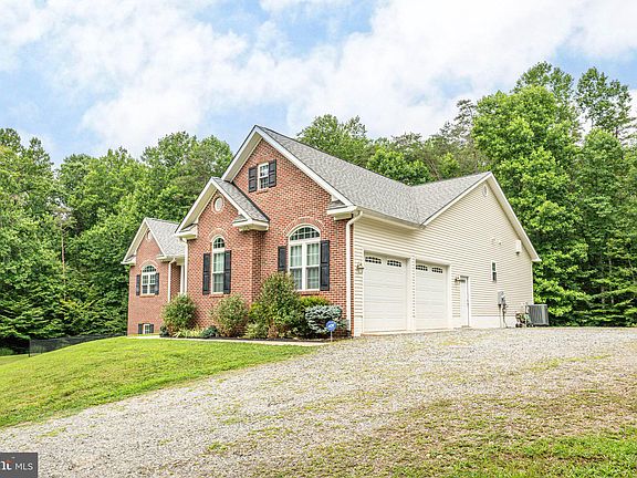 3rd image of 8031 Singing Wood Ln