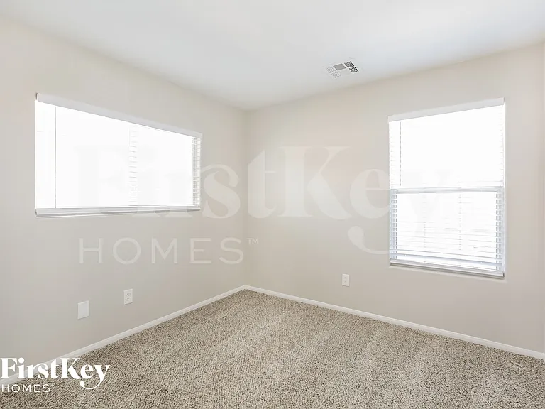 10219 Falling Needle Ave — Photo 11