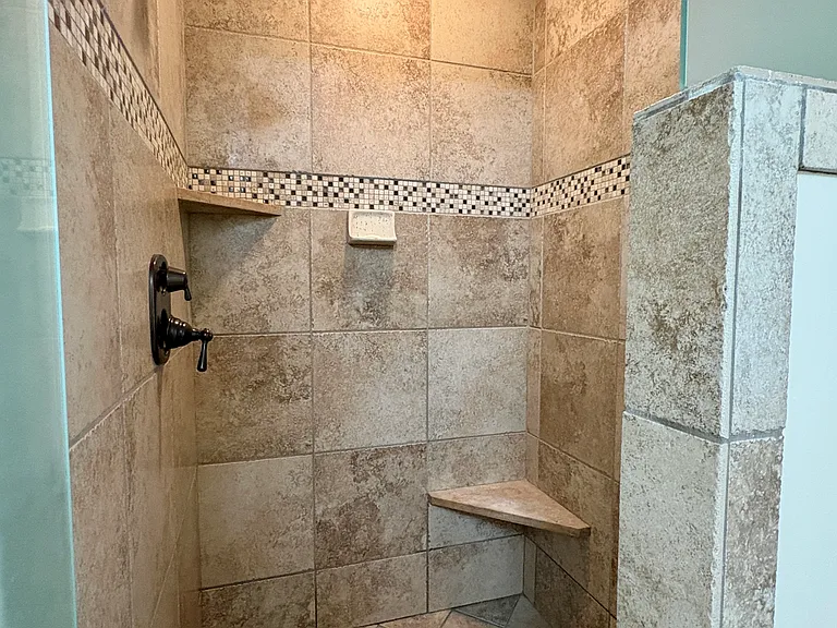 10436 N Edinburgh Dr — Photo 17