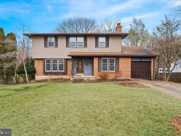 6 Hemlock Ln, Wilmington, DE 19810