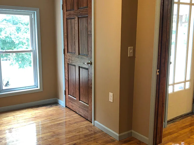 120 Market St — Photo 9