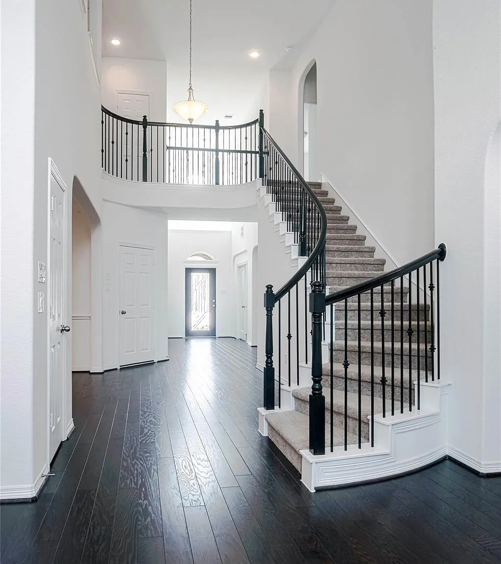 4 bed, 3.5 bath, 3115 sqft, $3,400 — Photo 3