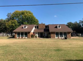 2222 Robinson Ln, Greenville, MS 38701