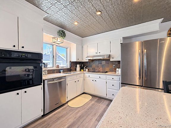 2nd image of 8 Perry Place