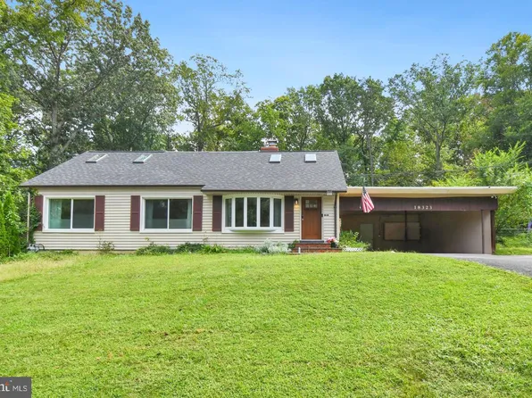 18323 Sharon Rd, Triangle, VA 22172
