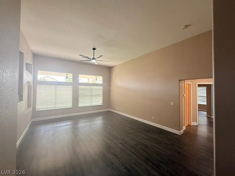 275 Macsnap Ave — Photo 3