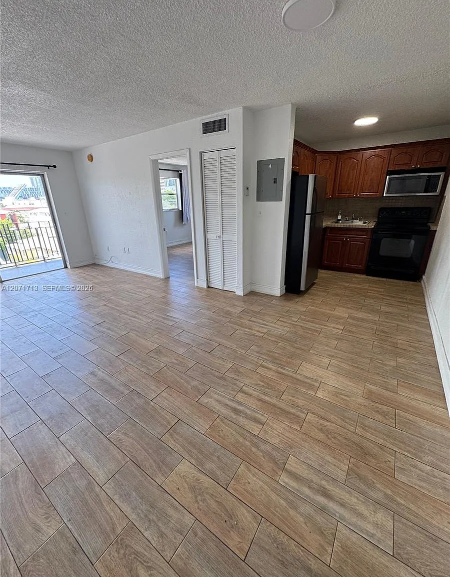 Villa Navarra Condo — Photo 4