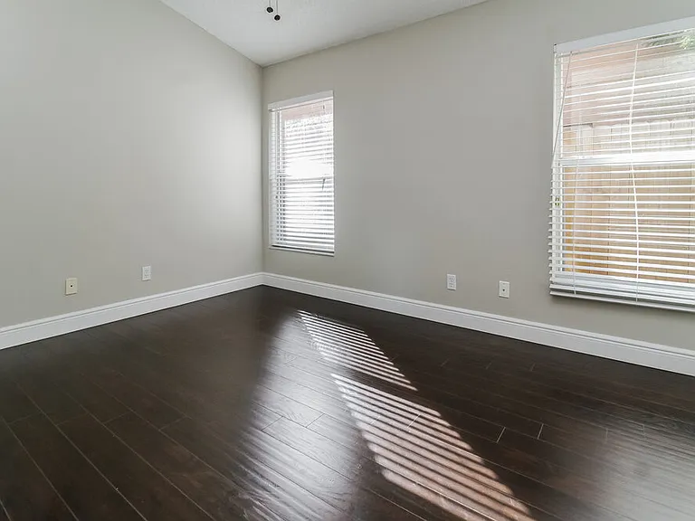 2640 Woods Edge Cir — Photo 9