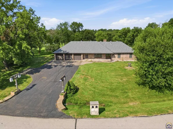4421 NW Halfday Ln, Topeka, KS 66618