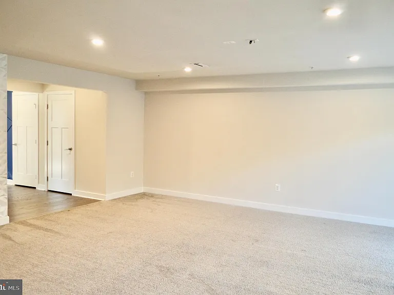 8644 Shady Pines Dr — Photo 5